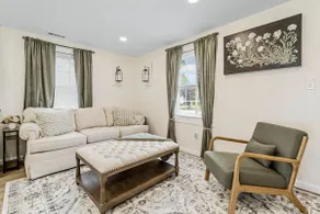 Serene, Renovated 2BR near Airport w/ Yard - Image 2