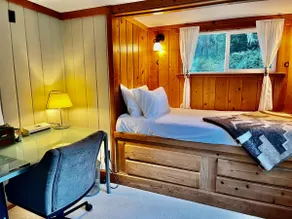 Cozy Forest 2BR Cottage with Wood Stove & Firepit - Image 4