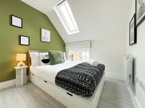 NEW Edwin Bing Mews -Luxury City Centre Home - FREE Parking - Image 3