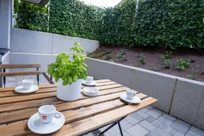 Apartment with 2 bedrooms and a terrace - Image 5