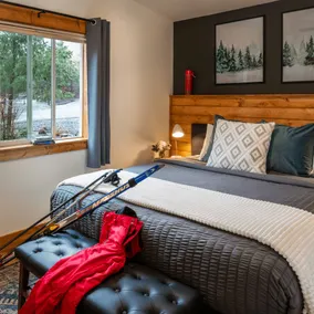 Skier's Cabin / Luxury Backwoods Cabins - Image 3