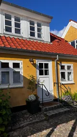 Townhouse near port and beach - Image 3