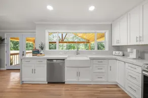 Lakeview Retreat | Family-Friendly • Near Downtown - Image 2
