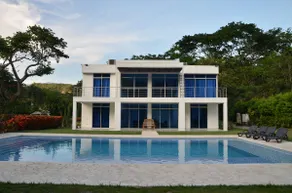Pool and nature • privacy • A/C + BBQ - Image 2