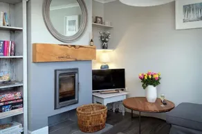 Bag End Cottage Cowes, With Hot Tub, - Image 3