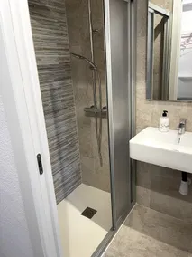 Totally renovated studio apartment near the beach - Image 5