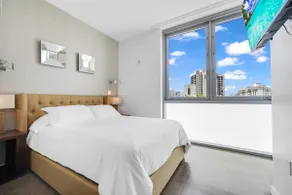 Luxury Suite w/ Rooftop Pool • Beach Steps Away - Image 2