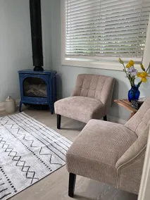 Beachy Bungalow - The Fox Den - Image 2