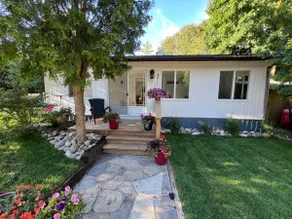 Beachy Bungalow - The Fox Den - Image 3