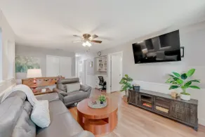 Cul-de-Sac Retreat 4BR/2.5BA - Big Yard & Parking - Image 5
