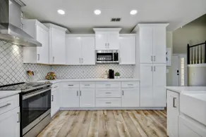 San Antonio 4BR House ~Sparkling Pool ~Stylish - Image 4