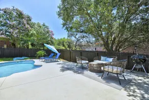 San Antonio 4BR House ~Sparkling Pool ~Stylish - Image 5
