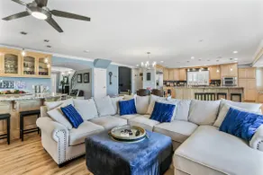 Luxury 5BR Waterfront Getaway | Spa, Gym, Dock - Image 4