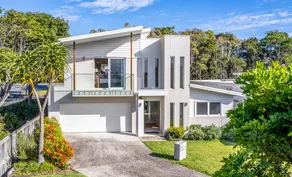 Gone Coastal Family Getaway with Pool in Casuarina - Image 2