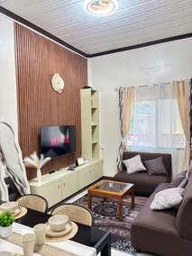 Cozy Apartment Unit with 2 Bedrooms - Image 2