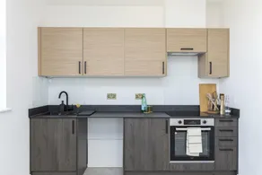 Luxurious Apartment - Image 5