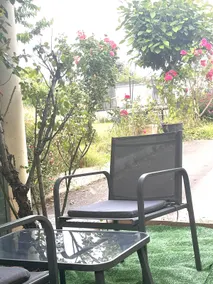 Independent apartment in house with garden - Image 4