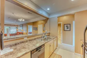 Great family getaway, 2 pools, hot tub, central AC - Image 2