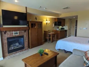Rustic classic spacious Studio - Image 4