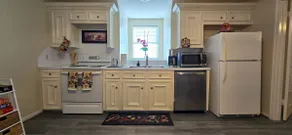 Cozy 1-Bedroom French Getaway - Image 3