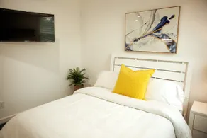 Dentonite Guesthouse - Image 4