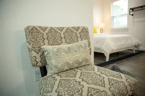 Dentonite Guesthouse - Image 2