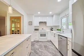 Chinook Luxe Entire Home• Free Banff Pass - Image 2
