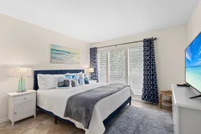Comfortable 2BR Condo w/ Heated Pool | Near Siesta - Image 3