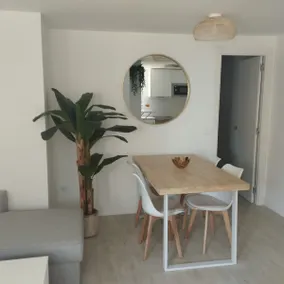 Modern apartment 100m from the beach - AC and Wi-Fi - Image 3