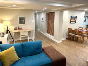 Heritage Home guest suite in Delta - Image 4