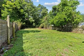 5 mins to Downtown | Private Yard - Image 5