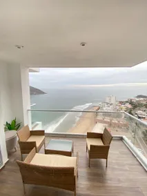 Exclusive oceanfront - Image 4