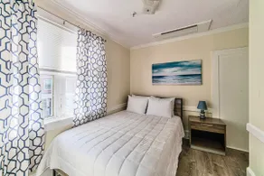 1 Bedroom Falmouth Downtown - Image 2