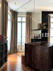 Heart of golden triangle 2bd apartment - Image 5