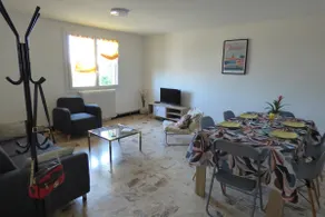 Large apartment with courtyard (2, 3 or 4 bedrooms) - Image 2