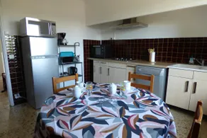Large apartment with courtyard (2, 3 or 4 bedrooms) - Image 5