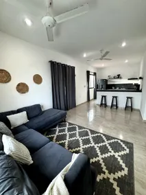 Coral apartment near the bay - Image 4