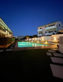 Sweet Serenity-Palau-Terrace with pool access - Image 3