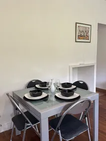 Two-bedroom house - Image 2