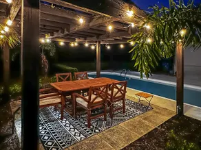Venice Island Home w Heated Pool - Image 2