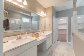 NEWLY furnished 4bdr/3bath home! - Image 3