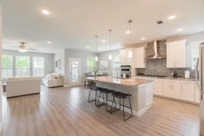 NEWLY furnished 4bdr/3bath home! - Image 2