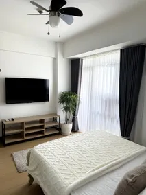 1-Bedroom Unit Manhattan Heights Araneta Cuabo with Balcony - Image 5