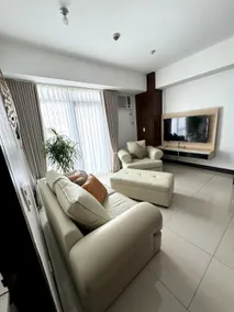 1-Bedroom Unit Manhattan Heights Araneta Cuabo with Balcony - Image 2