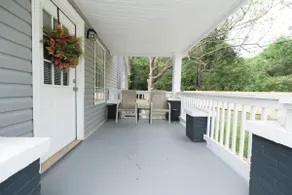 Beautiful 3/2 Family Home - Image 3