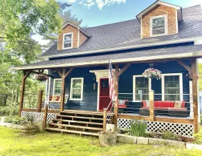 Old Maine style w/ modern amenities - dog friendly - Image 2
