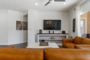 Bright and Spacious Home in Prime Location! - Image 5