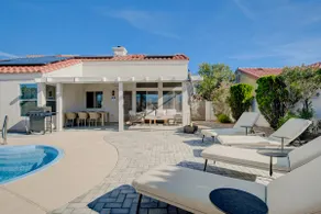 Cozy Modern 3BR Desert Style Home - Pool Fun! - Image 4