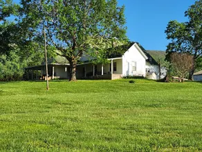 Mommas Farmhouse - Image 3
