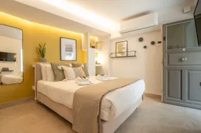 Apt in Plaka area.Best location. - Image 5